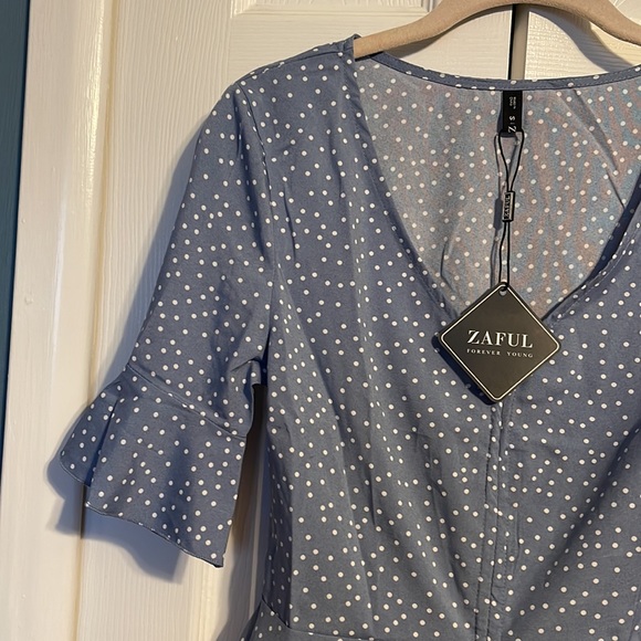 NWT Zaful shirt with adjustable tie in front size Small - Picture 3 of 8